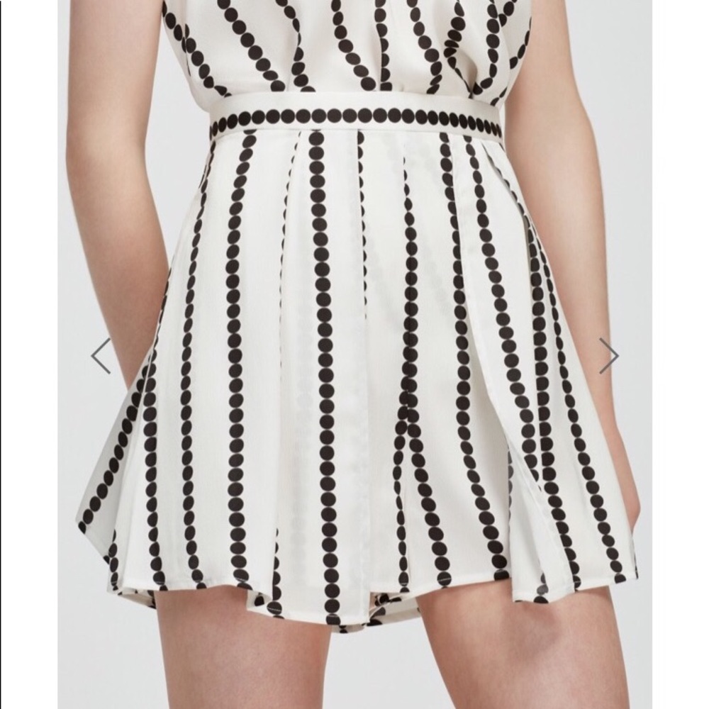 NWT FINDERS KEEPERS SKORT